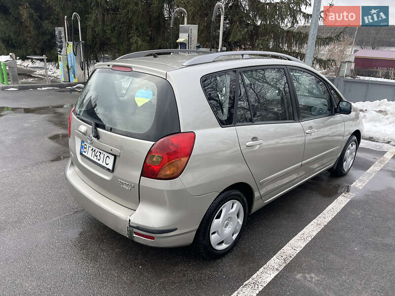 Минивэн Toyota Corolla Verso 2002 в Лубнах