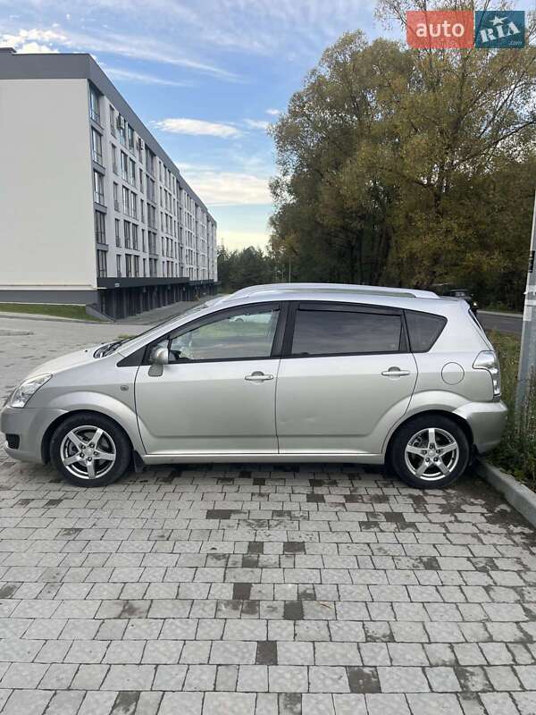 Мінівен Toyota Corolla Verso 2008 в Новояворівську