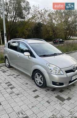 Минивэн Toyota Corolla Verso 2008 в Новояворовске