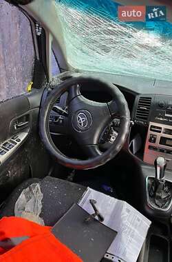 Минивэн Toyota Corolla Verso 2003 в 
