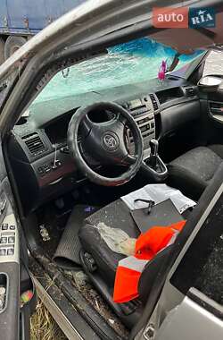 Минивэн Toyota Corolla Verso 2003 в 