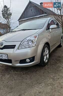 Минивэн Toyota Corolla Verso 2008 в Вараше