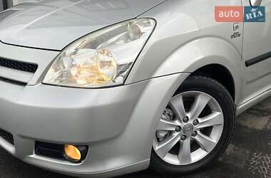 Мінівен Toyota Corolla Verso 2006 в 