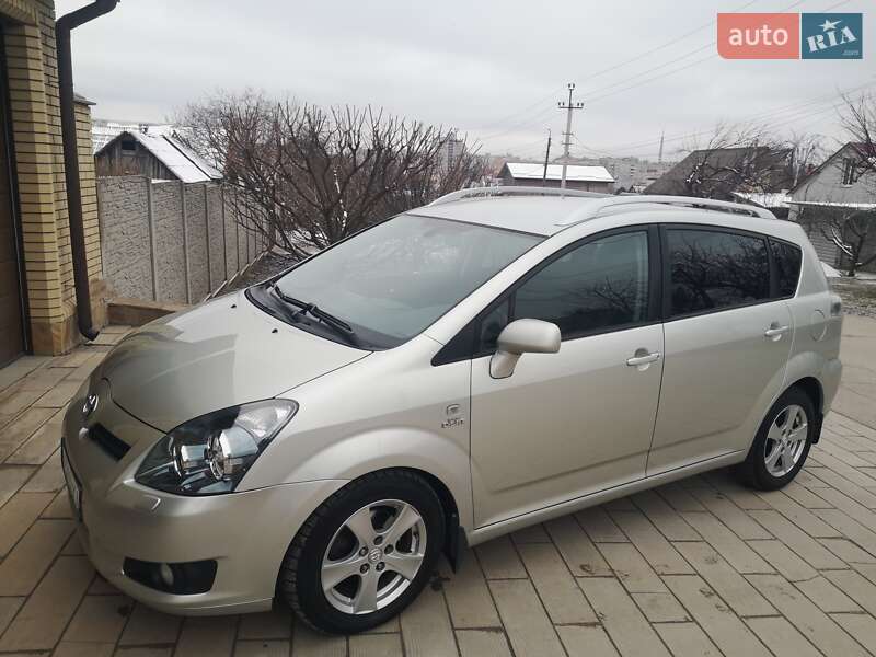 Минивэн Toyota Corolla Verso 2008 в 