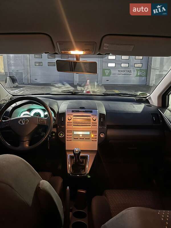 Минивэн Toyota Corolla Verso 2008 в Черновцах