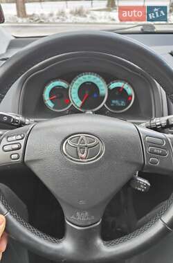 Мінівен Toyota Corolla Verso 2006 в 