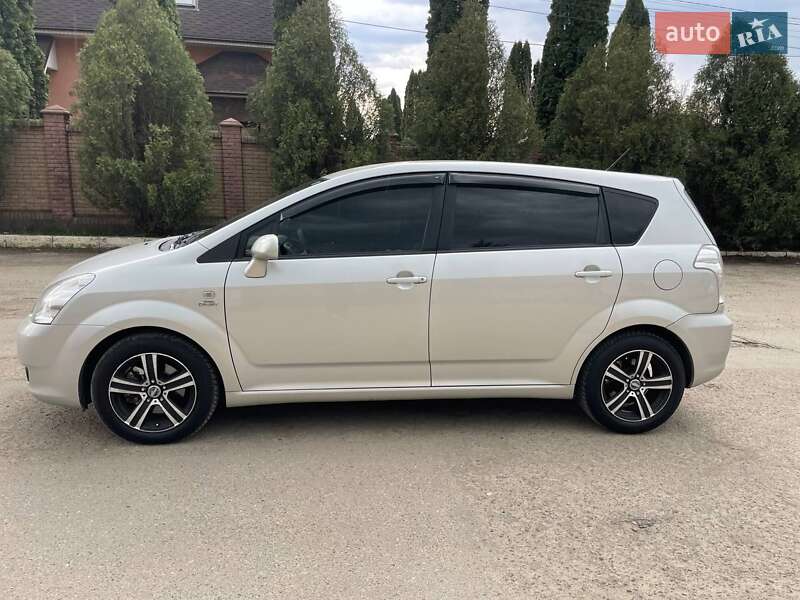 Минивэн Toyota Corolla Verso 2006 в Черновцах