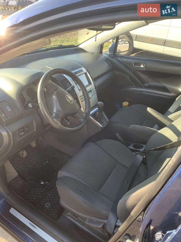 Мінівен Toyota Corolla Verso 2006 в Рівному