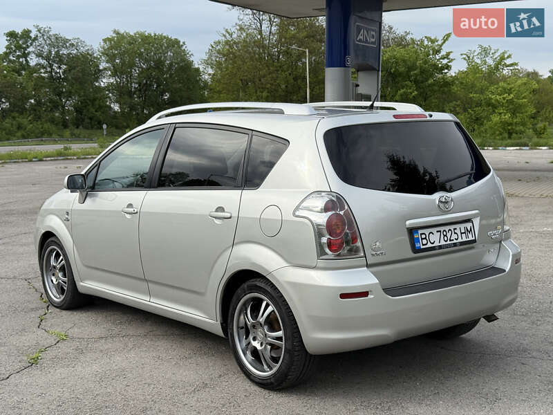 Мінівен Toyota Corolla Verso 2007 в Радивиліві фото 5 Мінівен Toyota Corolla Verso 2007 в Радивиліві