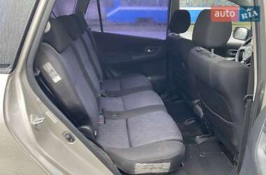 Минивэн Toyota Corolla Verso 2002 в 