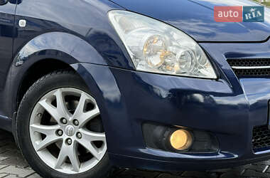 Минивэн Toyota Corolla Verso 2008 в 