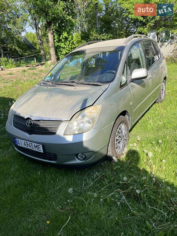 Toyota Corolla Verso 2004