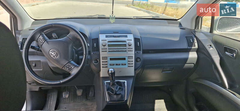 Минивэн Toyota Corolla Verso 2008 в 