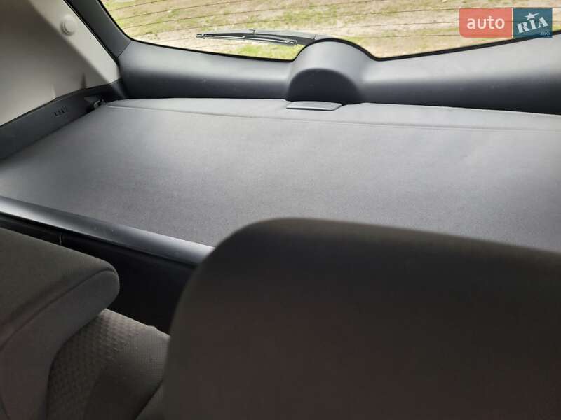 Мінівен Toyota Corolla Verso 2005 в Нових Санжарах