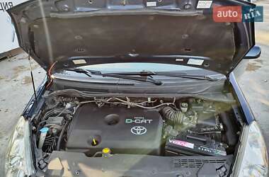 Минивэн Toyota Corolla Verso 2006 в 