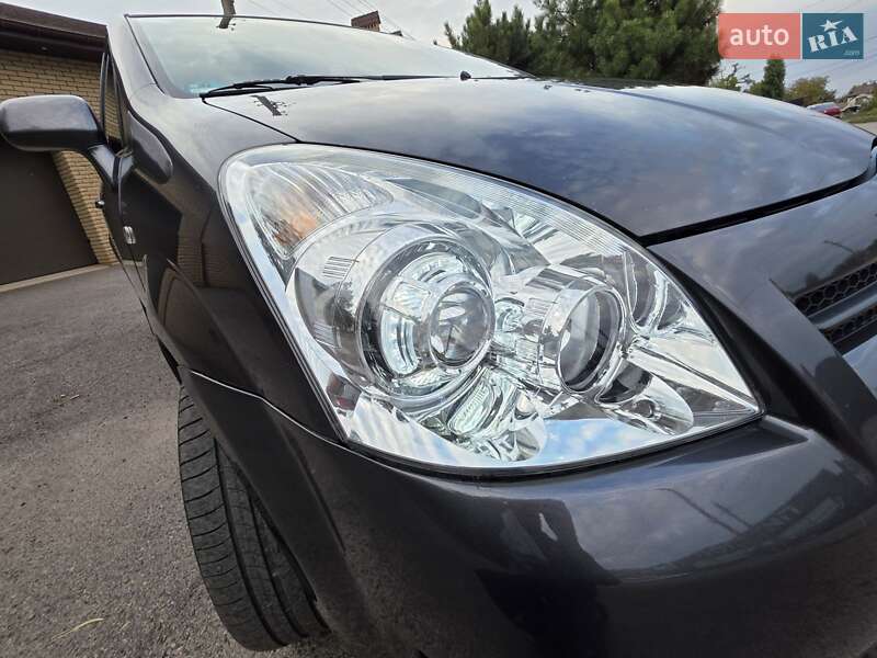 Мінівен Toyota Corolla Verso 2008 в Кривому Розі