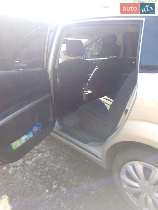 Мінівен Toyota Corolla Verso 2006 в Губинихи