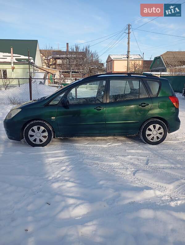 Минивэн Toyota Corolla Verso 2003 в Киеве