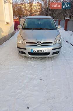Минивэн Toyota Corolla Verso 2006 в Гусятине