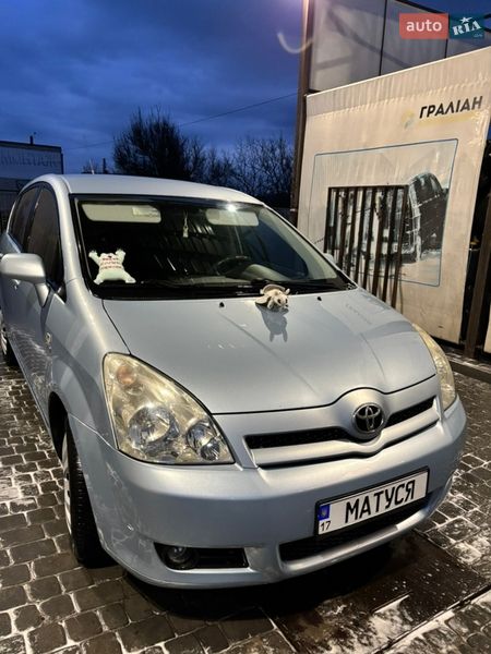 Toyota Corolla Verso 2005