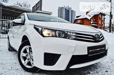 Седан Toyota Corolla 2016 в Киеве