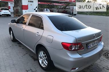 Седан Toyota Corolla 2011 в Львові