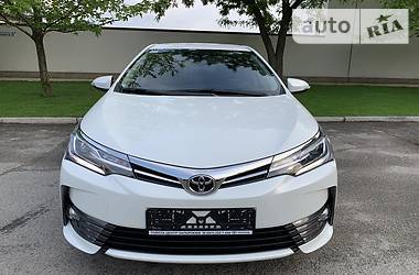 Седан Toyota Corolla 2017 в Днепре