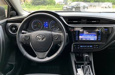 Седан Toyota Corolla 2017 в Днепре