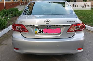 Седан Toyota Corolla 2012 в Ромнах