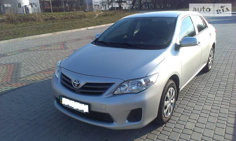 Седан Toyota Corolla 2011 в Львові