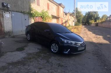 Седан Toyota Corolla 2015 в Киеве