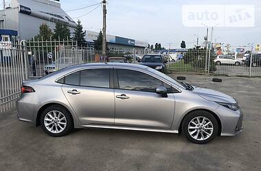 Седан Toyota Corolla 2019 в Киеве