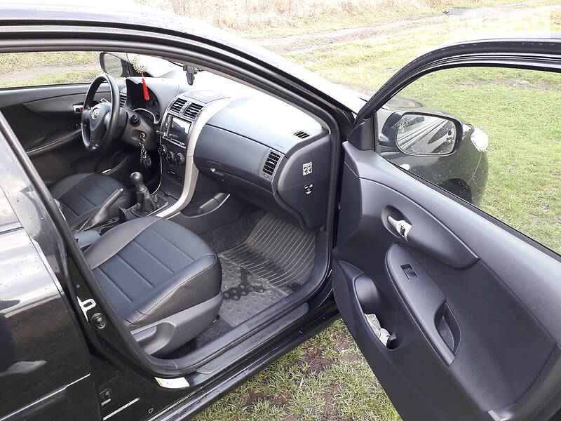 Седан Toyota Corolla 2008 в Івано-Франківську