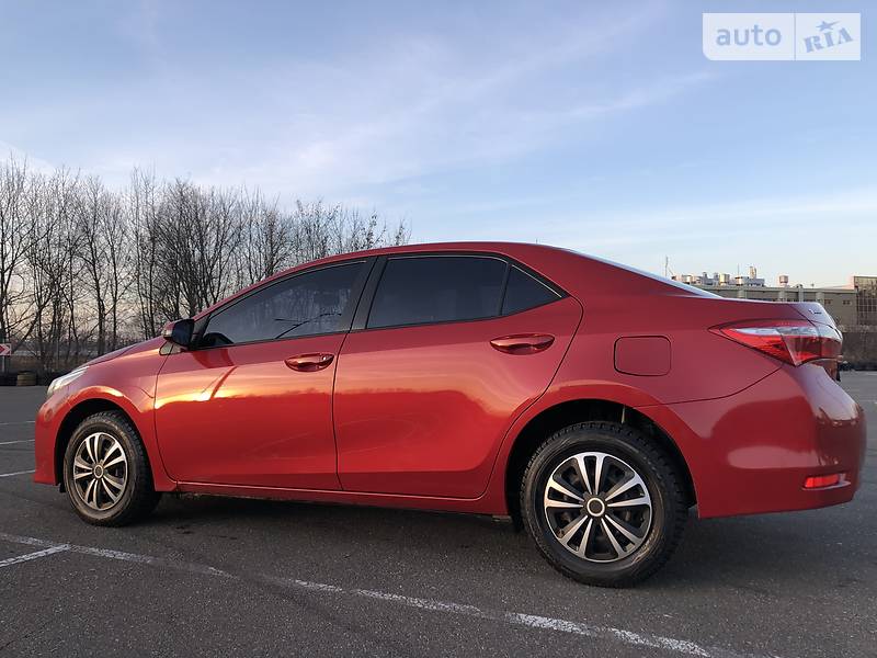 Седан Toyota Corolla 2013 в Киеве фото Седан Toyota Corolla 2013 в Киеве