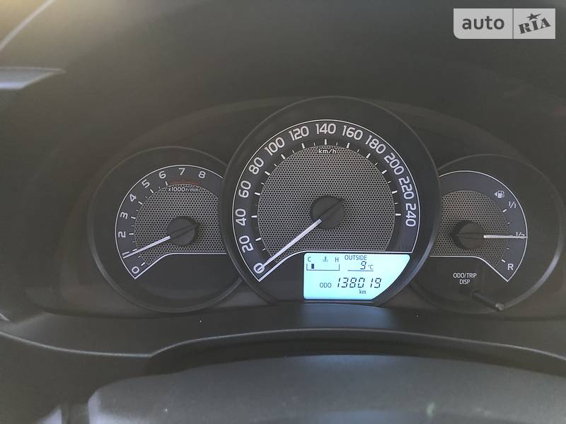 Седан Toyota Corolla 2013 в Киеве фото 7 Седан Toyota Corolla 2013 в Киеве