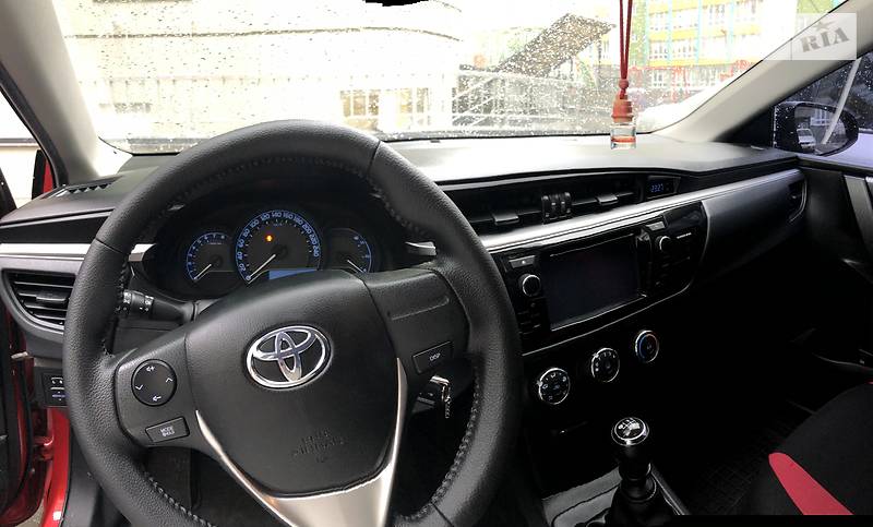 Седан Toyota Corolla 2013 в Киеве фото 6 Седан Toyota Corolla 2013 в Киеве