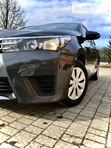 Седан Toyota Corolla 2014 в Тернополе