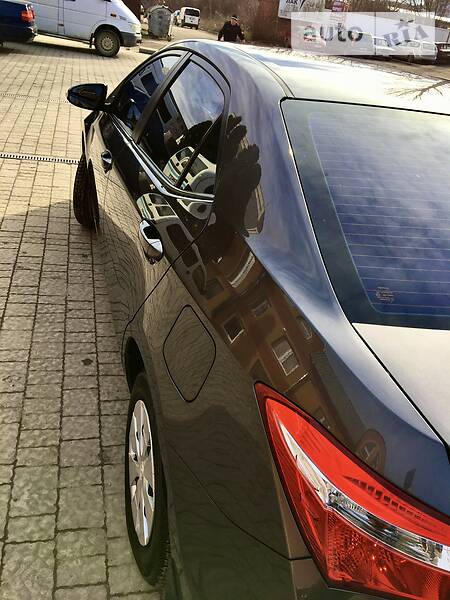 Седан Toyota Corolla 2014 в Тернополе