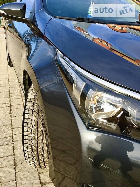 Седан Toyota Corolla 2014 в Тернополе