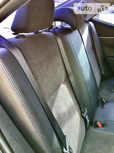 Седан Toyota Corolla 2014 в Тернополе