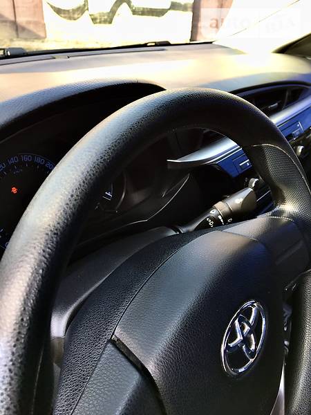 Седан Toyota Corolla 2014 в Тернополе