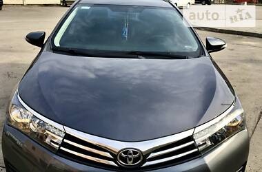 Седан Toyota Corolla 2014 в 