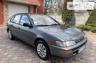 Хетчбек Toyota Corolla 1993 в 