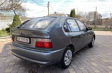 Хетчбек Toyota Corolla 1993 в 