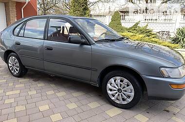 Хетчбек Toyota Corolla 1993 в 
