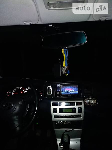 Седан Toyota Corolla 2005 в Калинівці
