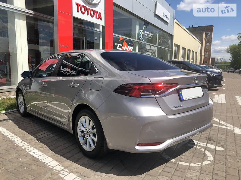 Седан Toyota Corolla 2019 в Рівному
