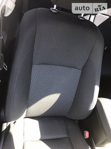 Седан Toyota Corolla 2015 в Харкові фото 17 Седан Toyota Corolla 2015 в Харкові