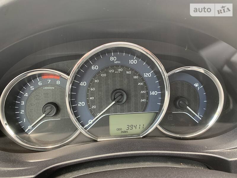 Седан Toyota Corolla 2015 в Пирятині