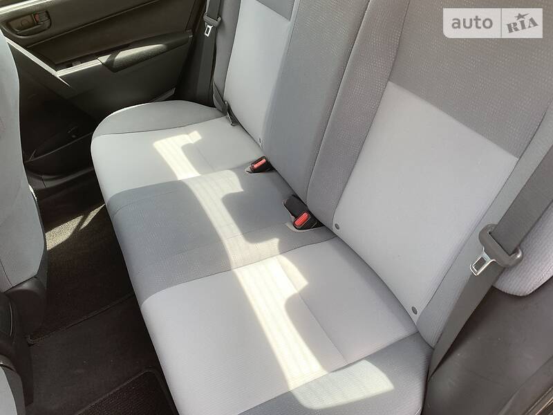 Седан Toyota Corolla 2015 в Пирятині